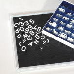 Buchstaben und Zahlen für Rillengummi